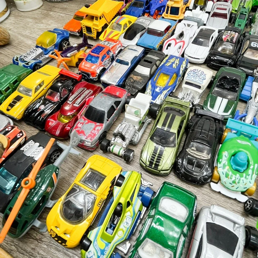 Mixed Lot‎ of 150 Hot Wheels Matchbox Die Cast Cars Trucks Planes Multi Color